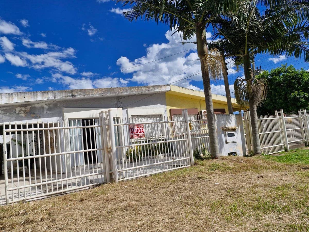 Casa 100 metros praia e 100 metros avenida - Casa em Cassino, Rio Grande - para temporada - SANDRA ALUGA E VENDE IMÓVEIS NO CASSINO