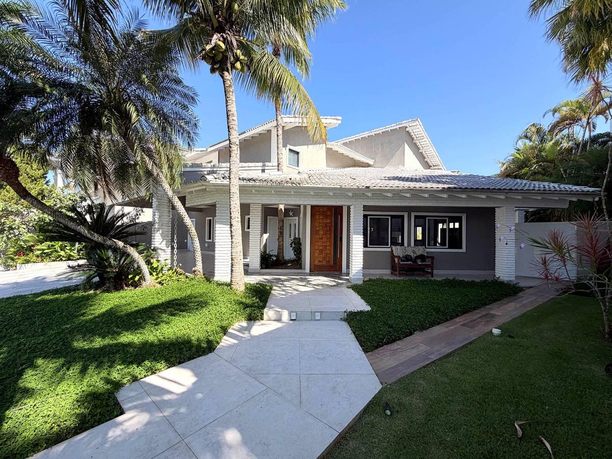 Villa Calanca — Uma Casa Acolhedora para Viver Bons Dias no Jardim Acapulco - Casa de Condomínio em Jardim Acapulco, Guarujá - à venda - G.K.N EMPREENDIMENTOS E PARTICIPAÇÕES IMOBILIÁRIAS LTDA