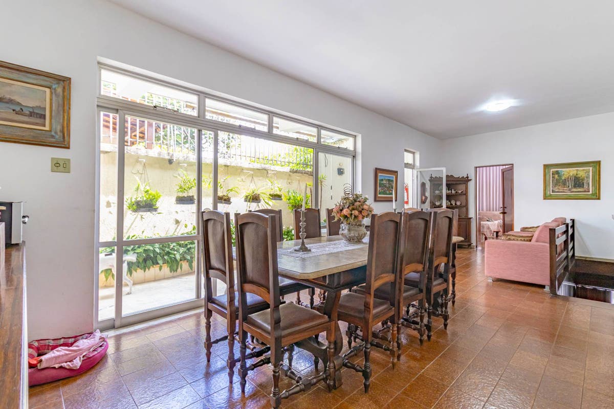 Residencial › Casa no Santo Antônio com 400,00 (M²), 7 quartos e 3 vagas para Venda - Casa em Santo Antônio, Belo Horizonte - à venda - Silvio Ximenes Imobiliária