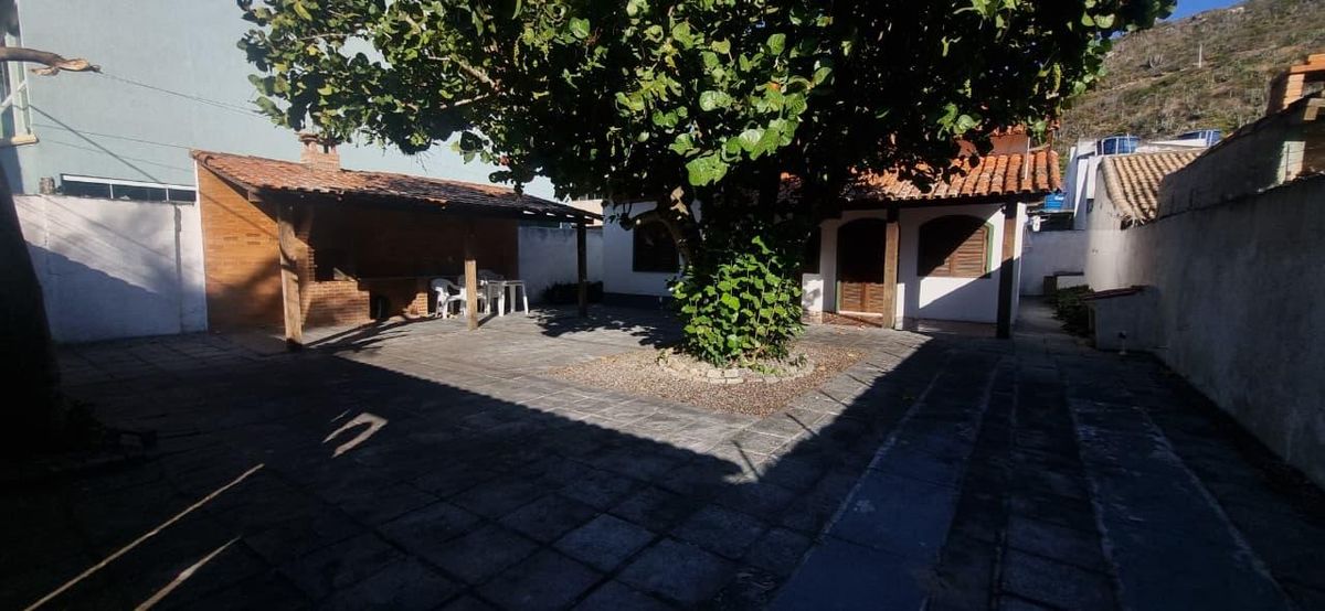 Casa independente com excelente quintal - Casa em Canaã, Arraial do Cabo - à venda - Imobiliaria Praiana do Cabo LTDA ME