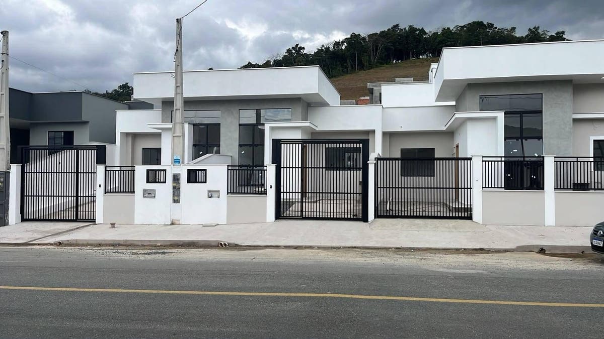 Casa Geminada com 1 quarto, Jaraguá 99 - Jaraguá do Sul - Casa Geminada em Jaraguá 99, Jaraguá do Sul - à venda - MAVIC IMÓVEIS