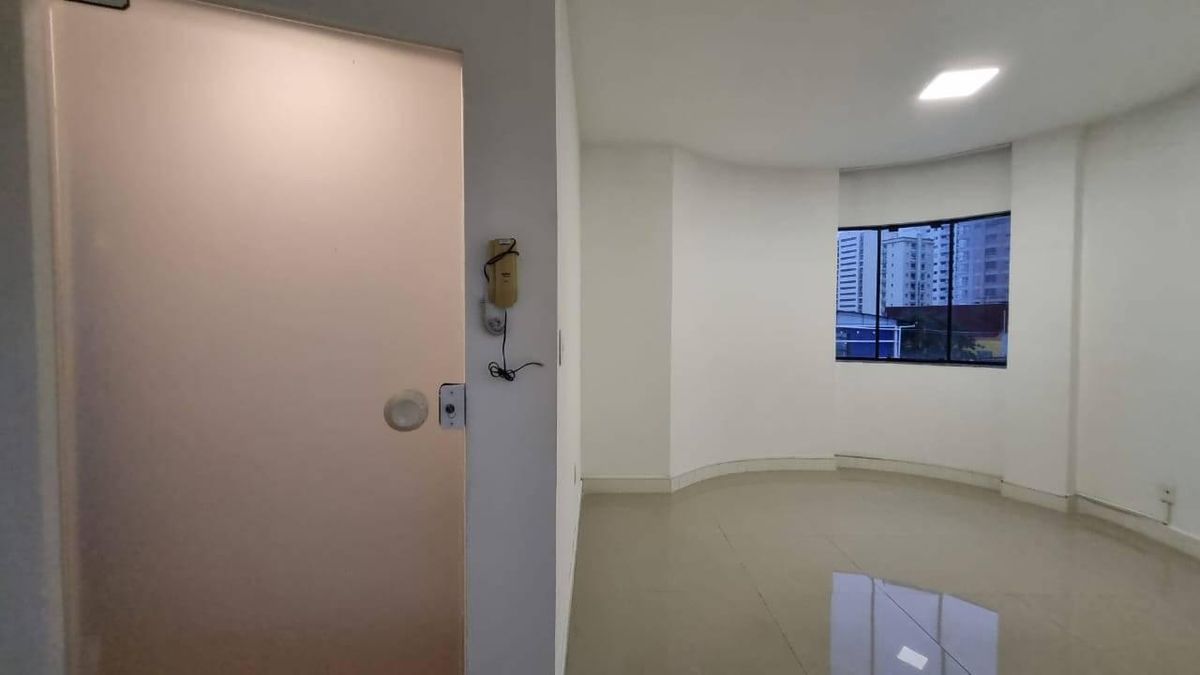 Sala Comercial para Locação Anual, 35m², 1 banheiro, 1 Sala, Centro - Itajaí, SC - Salas Comerciais em Centro, Itajaí - para locação - I3 CORRETORES ASSOCIADOS S/S