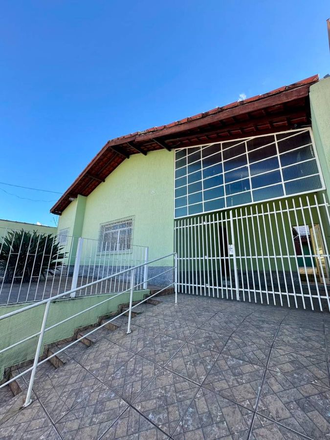 Casa com 3 quartos à Venda, Vila Bourghese - Pindamonhangaba - Casa em Vila Bourghese, Pindamonhangaba - à venda - EDSON DERRICO IMOVEIS LTDA
