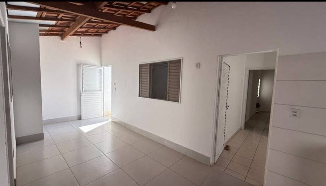 Vende-se Casa no Condomínio Miguel Leão Lanna - Casa de Condomínio em Ikaray, Várzea Grande - à venda - Prime House Inteligência Imobiliária