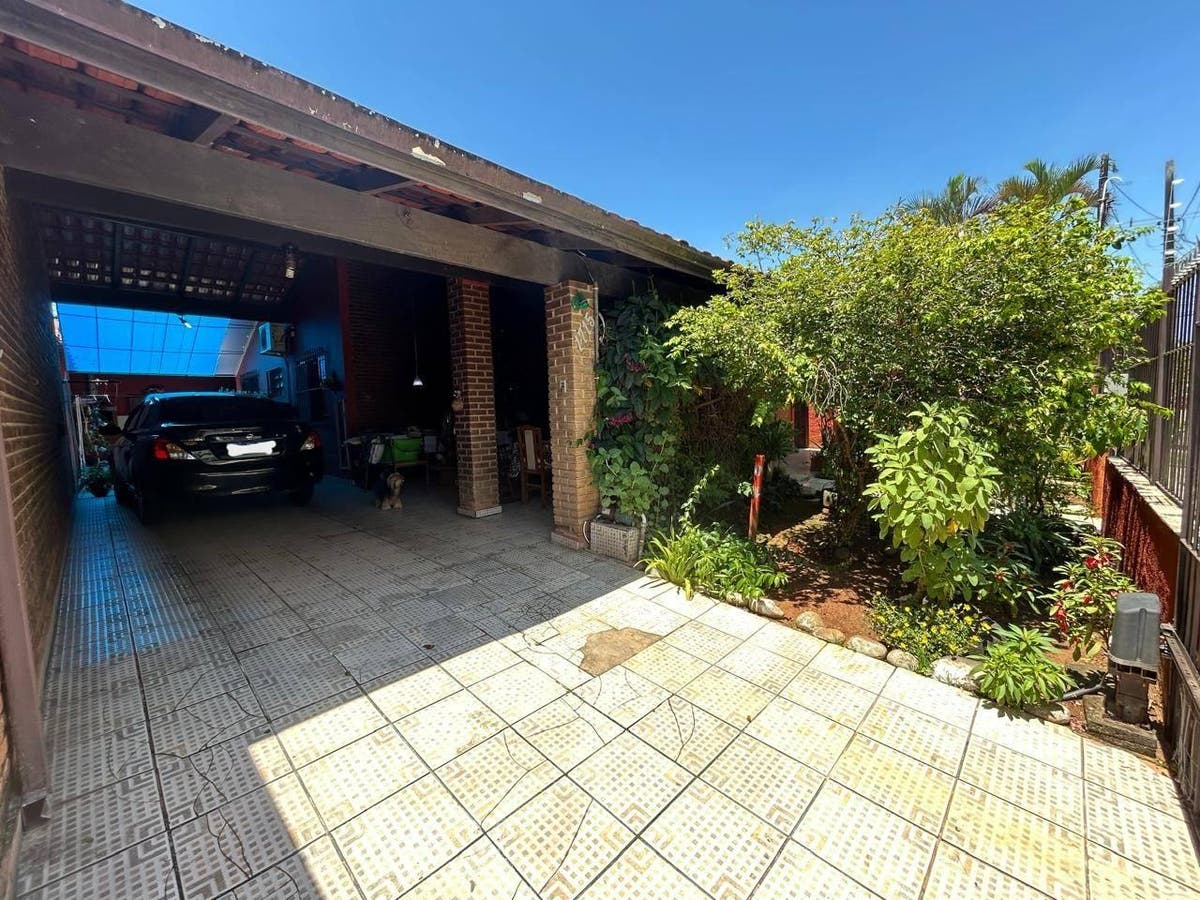 Casa à venda no Jardim Primavera, Caraguatatuba com 4 quartos, Edícula e Churrasqueira Privativa - Casa em Jardim Primavera, Caraguatatuba - à venda - IALTA IMOVEIS LTDA
