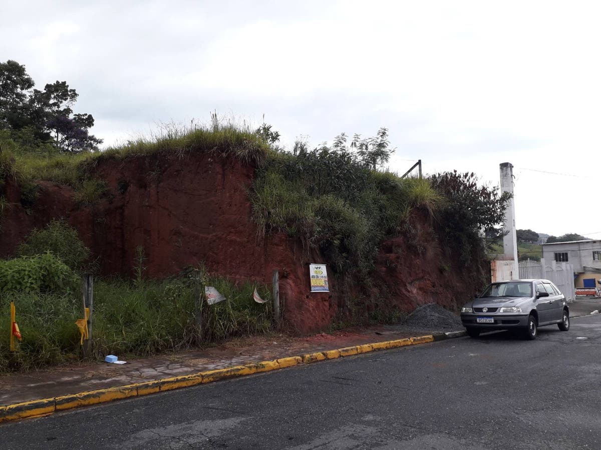 Terreno/Pq. São Benedito - Lote/Terreno em Parque São Benedito, Santa Isabel - à venda - J Lobo Imóveis