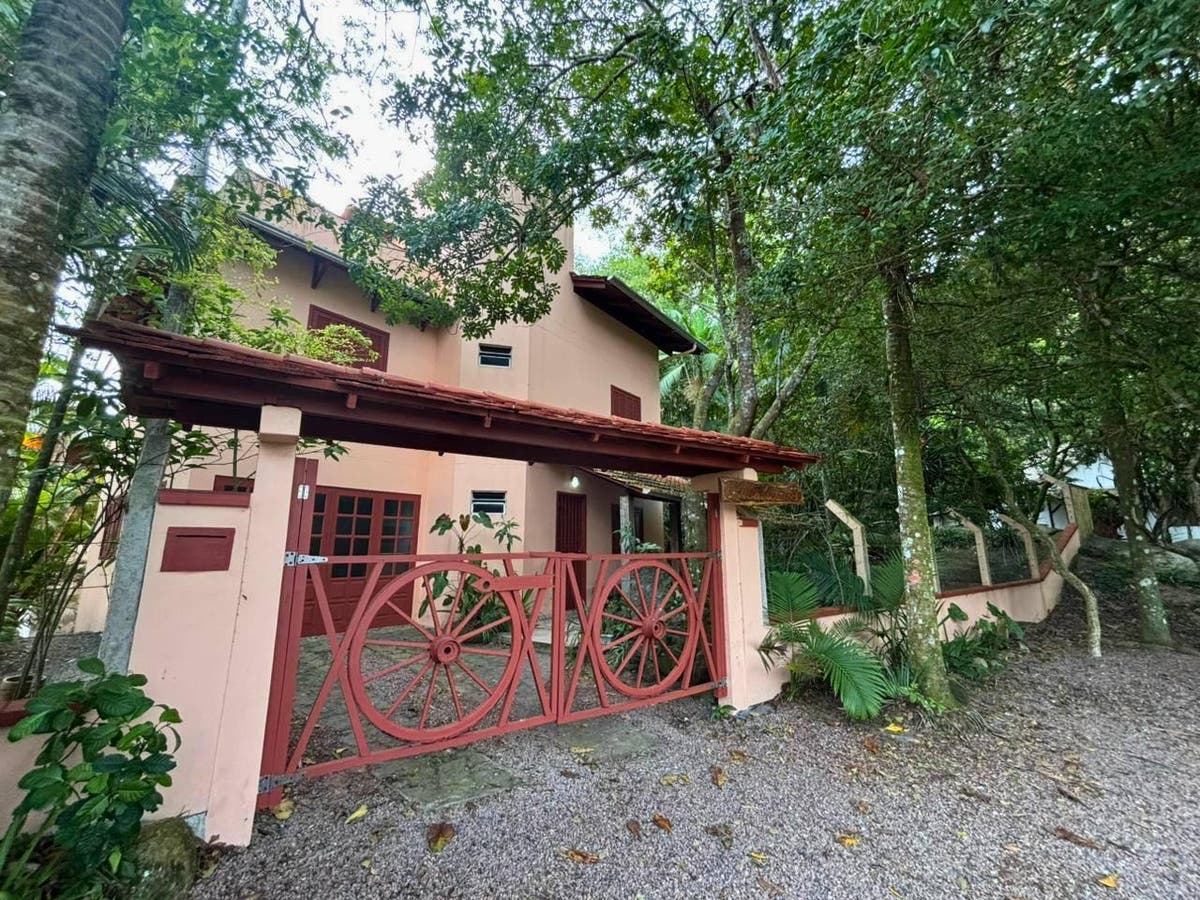 Casa 4 Dormitórios Praia Bombas Bombinhas SC - Casa em Bombas, Bombinhas - à venda - Imobiliária Rota do Sol
