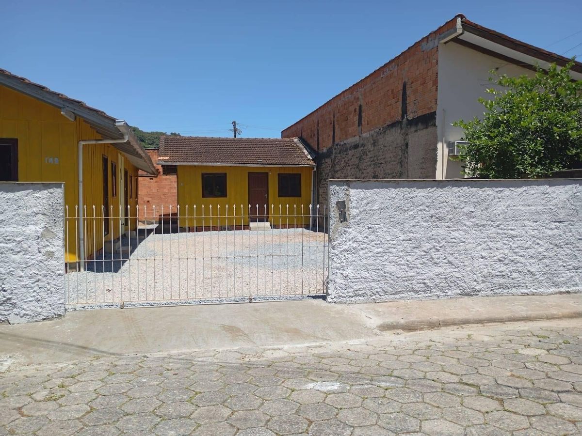 Casa com 5 quartos à Venda, Coloninha - Gaspar - Casa em Coloninha, Gaspar - à venda - Tomio Imoveis Ltda