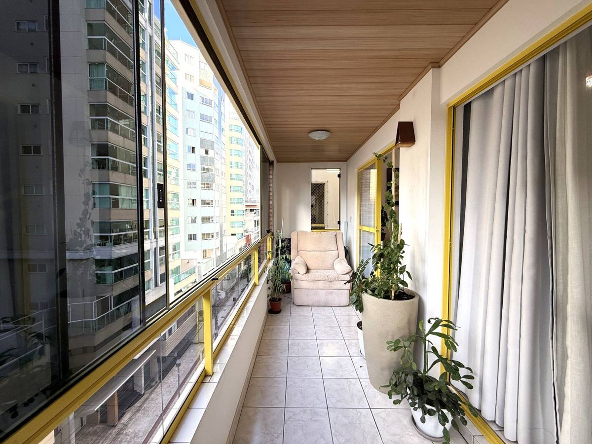 Apartamento à venda no Centro de Balneário Camboriú - Apartamento em Centro, Balneário Camboriú - à venda - Desc Imóveis
