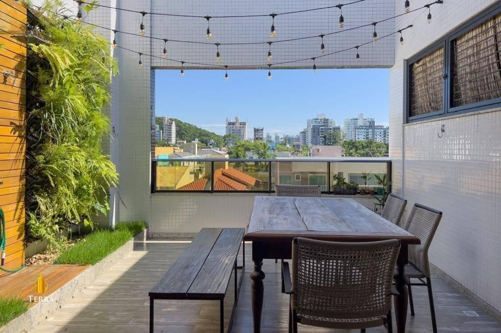 Apartamento Duplex à Venda no Edifício Reis Village, Praia dos Amores, Balneário Camboriú. - Apartamento em Praia dos Amores, Balneário Camboriú - à venda - IMOBILIÁRIA TERRA ITAJAI LTDA