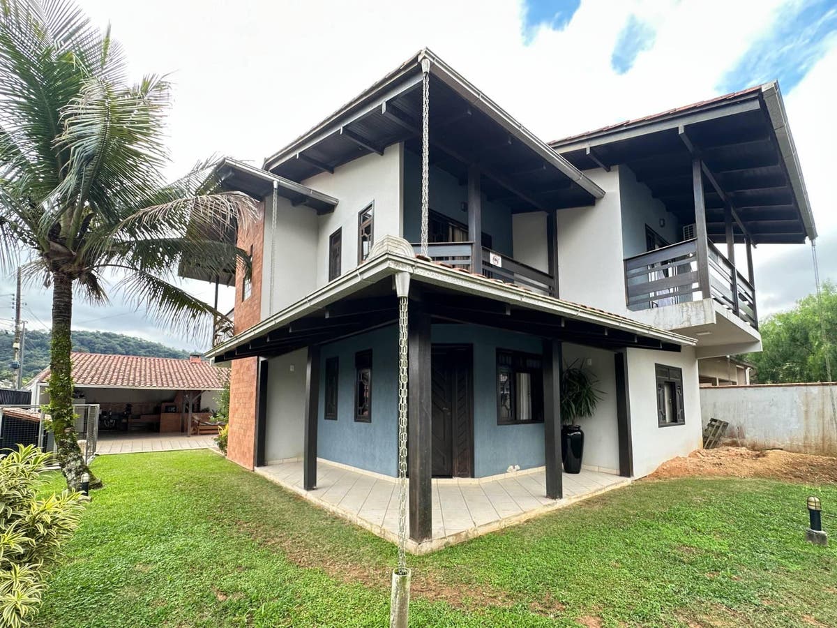 CASA COM SUÍTE + 3 QUARTOS, BARRA DO RIO CERRO - Casa em Barra do Rio Cerro, Jaraguá do Sul - à venda - IMOB Imóveis