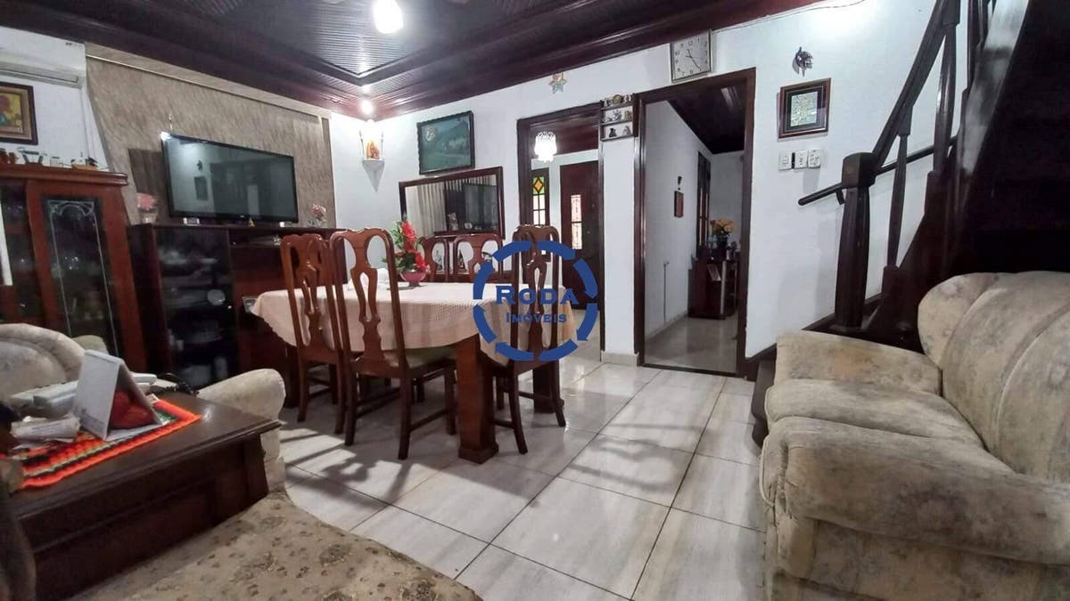 Sobrado amplo com 4 dormitórios no Macuco - Sobrado em Macuco, Santos - à venda - A.AYRES IMÓVEIS LTDA
