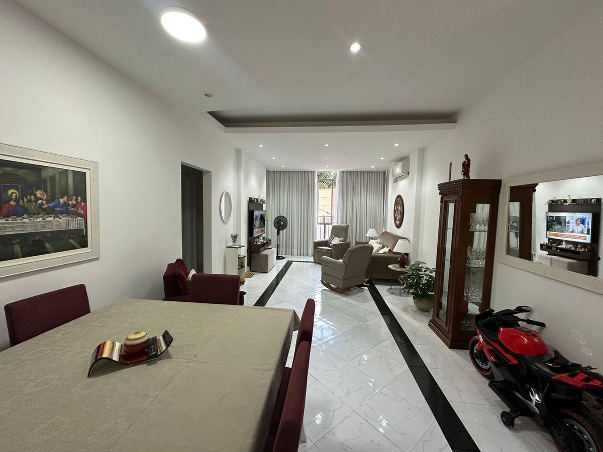 Apartamento a venda, colado ao Metrô, Praça Afonso Pena, Rua Campos Sales, sala em 2 ambientes, 4 quartos, 1 suíte, banheiro social, ampla cozinha, dependência completa, 1 vaga de garagem na escritura. - Apartamento em Tijuca, Rio de Janeiro - à venda - MIGUEZ IMOBILIÁRIA