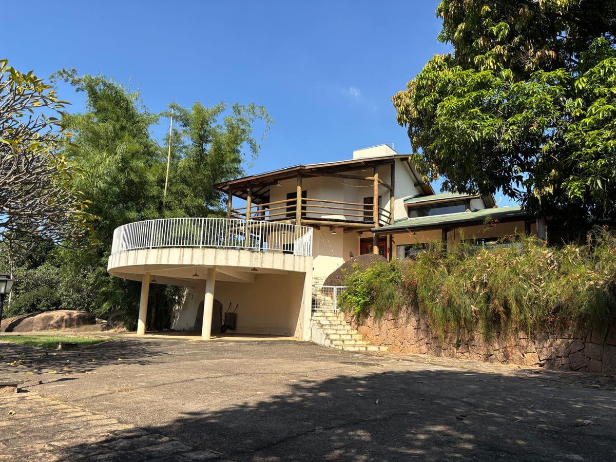 Chacara Vale das Laranjeiras Indaiatuba SP 7800m² com piscina e pomar - Chácara em Vale das Laranjeiras, Indaiatuba - para locação e à venda - Team ÊXITO Imob