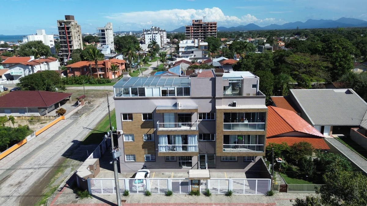 Cobertura Á Venda Á 260 Metros Da Praia Rainha Do Mar - Cobertura em Rainha do Mar, Itapoá - à venda - Imobiliaria Patricia Claudino