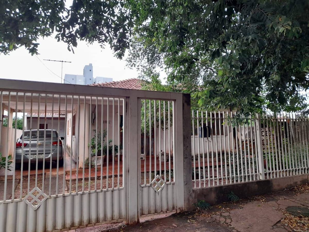 Casa com 3 quartos e 1 edícula - Casa em Centro, Campo Grande - à venda - CLIK IMOVEIS LTDA
