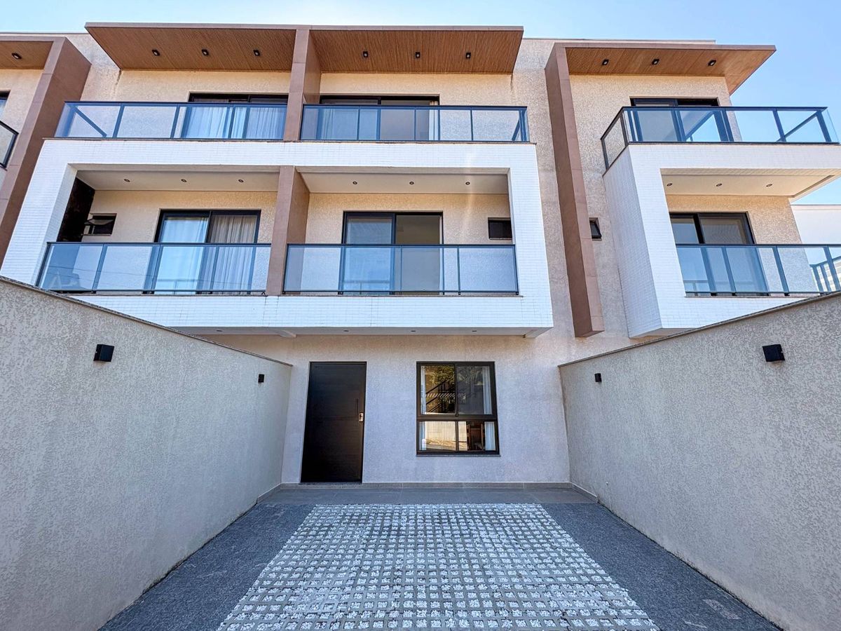 TRIPLEX COM 3 SUÍTES, BAEPENDI - Casa Geminada em Vila Baependi, Jaraguá do Sul - à venda - IMOB Imóveis