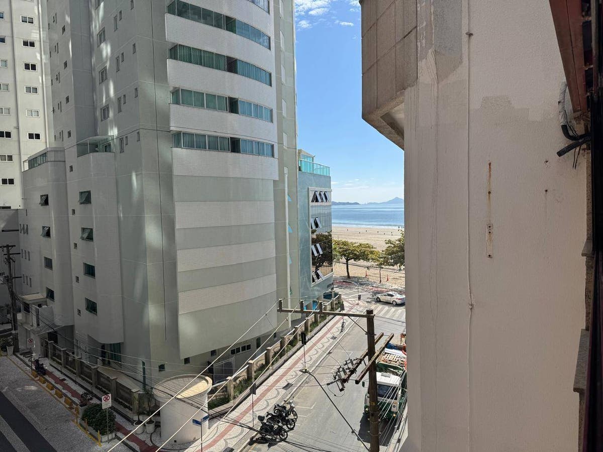 Apartamento mobiliado com 3 dormitórios na Avenida Atlântica em Balneário Camboriú - Apartamento em Centro, Balneário Camboriú - à venda - Desc Imóveis