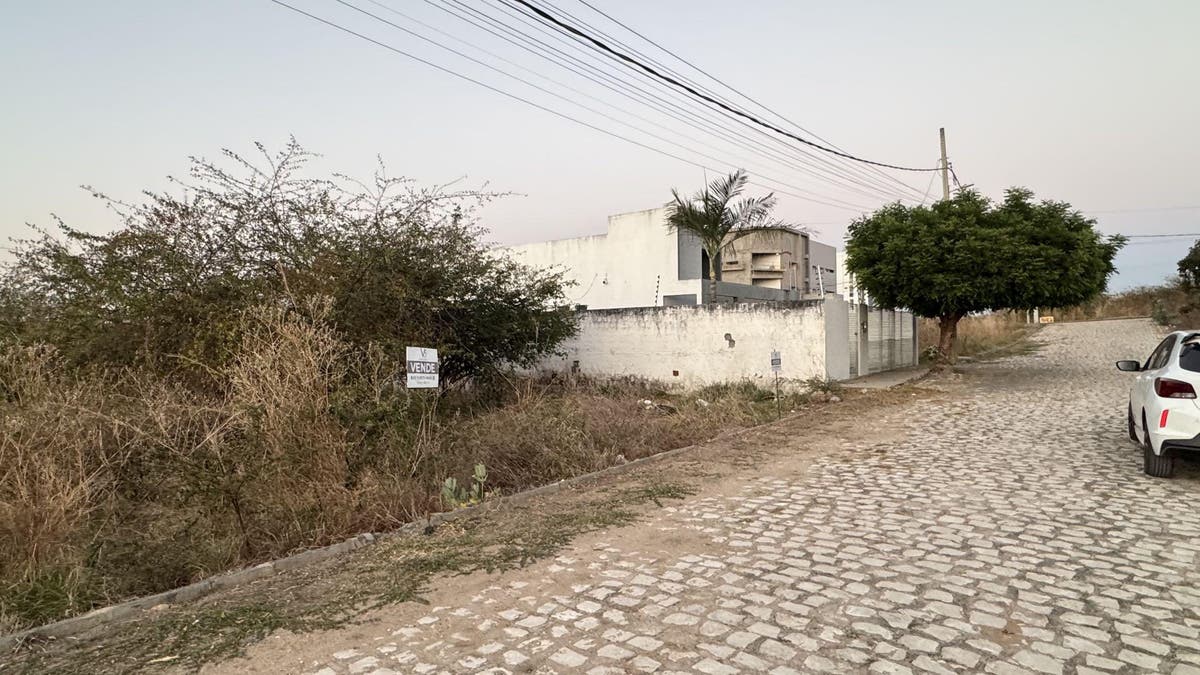Lotes vizinhos - Loteamento Brisa Leste - Lote/Terreno em Cajazeiras - à venda - V5 IMOBILIÁRIA