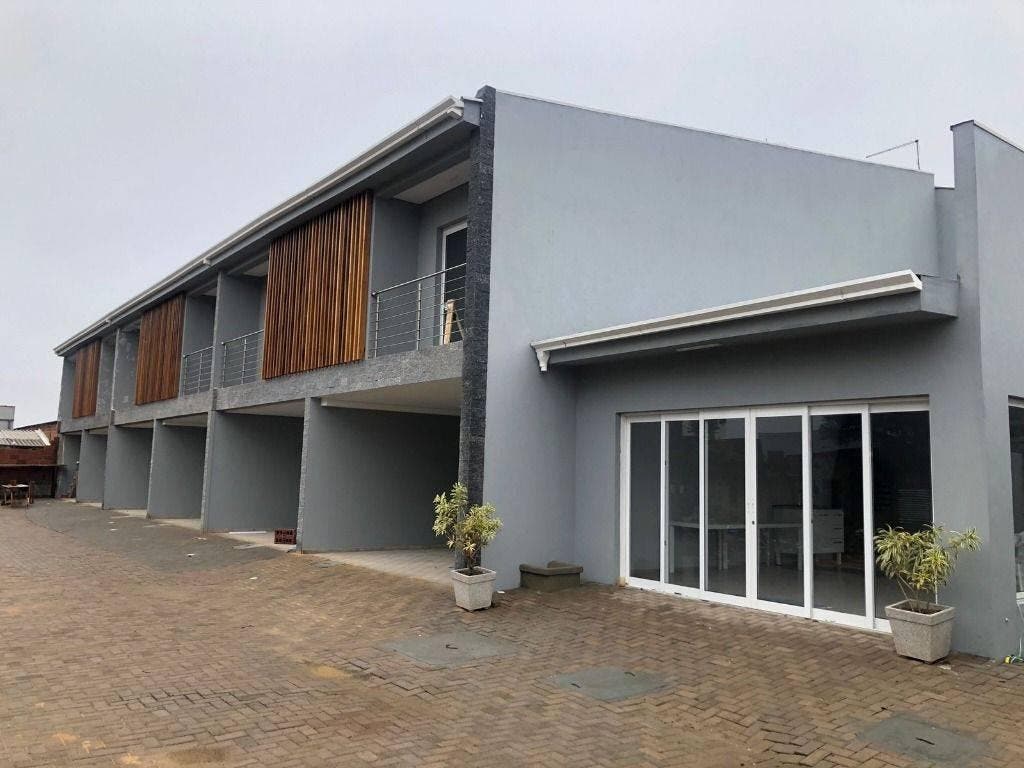Casa com 3 dormitórios para alugar, 114 m² por R$ 3.644,00/mês - Igara - Canoas/RS - Casa em Igara, Canoas - para locação - COELHO IMOBILIÁRIA LTDA