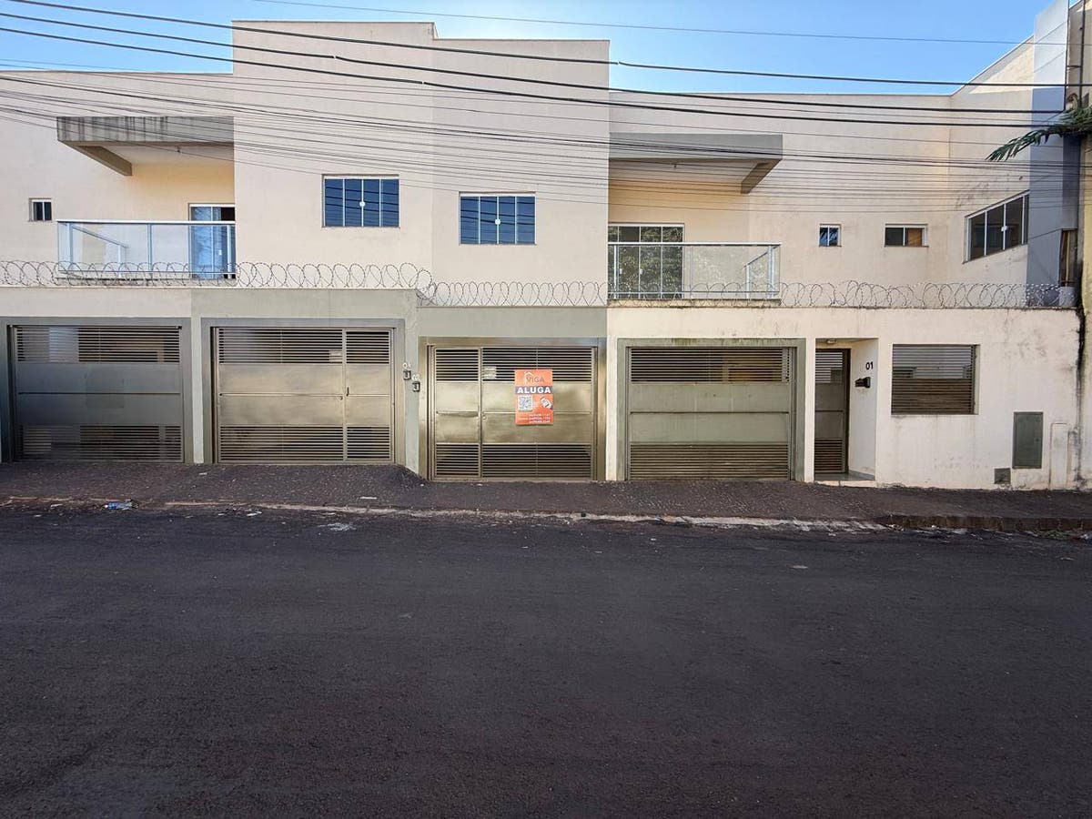 Sobrado com 3 dormitórios para alugar, 100 m² por R$ 2.300/mês - Setor Rodoviário - Itumbiara/GO - Sobrado em Setor Rodoviário, Itumbiara - para locação - Group Viga Negócios Imobiliários Ltda