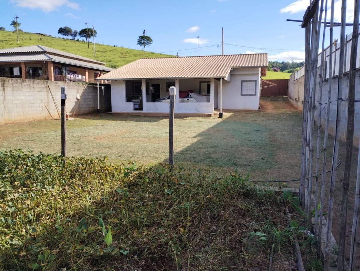 Chácara com 3 dormitórios à venda, 1000 m² por R$ 375.000,00 - Lage - Piranguinho/MG - Chácara em Piranguinho - à venda - Colibri Imóveis Ltda