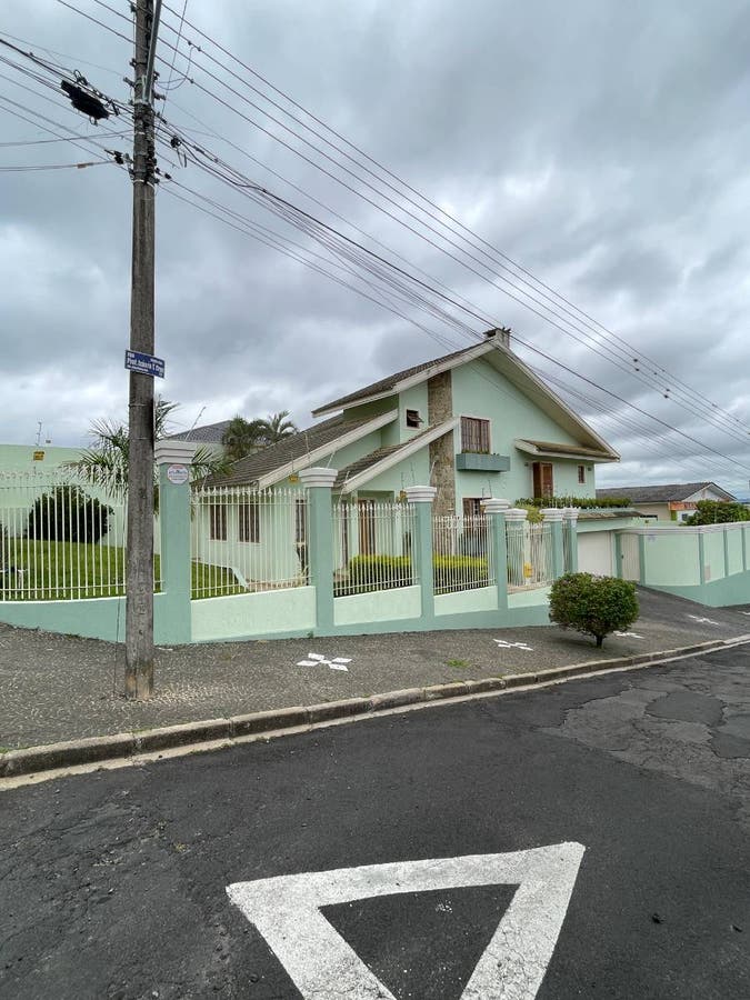 Casa de Esquina Prox Ao Marista - Casa em Jardim Carvalho, Ponta Grossa - à venda - Oniesko Imóveis
