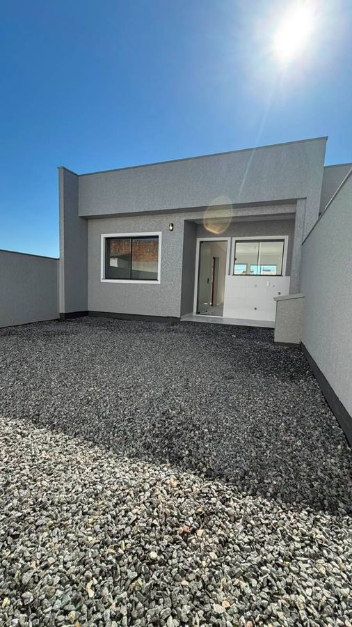 Casa nova, belo acabamento, 2 quartos localizada no bairro Quinta dos Açorianos em Barra Velha - SC - Casa em Quinta dos Açorianos, Barra Velha - para locação - Manacá Negócios Imobiliários