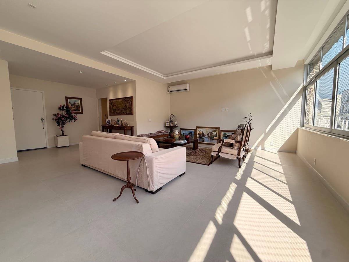 LINDO APARTAMENTO COM 240M², 4 QUARTOS, ESCRITÓRIO, 3 BANHEIROS E EM LOCALIZAÇÃO PRIVILEGIADA, NA RUA SANTO AFONSO! - Apartamento em Tijuca, Rio de Janeiro - à venda - MIGUEZ IMOBILIÁRIA