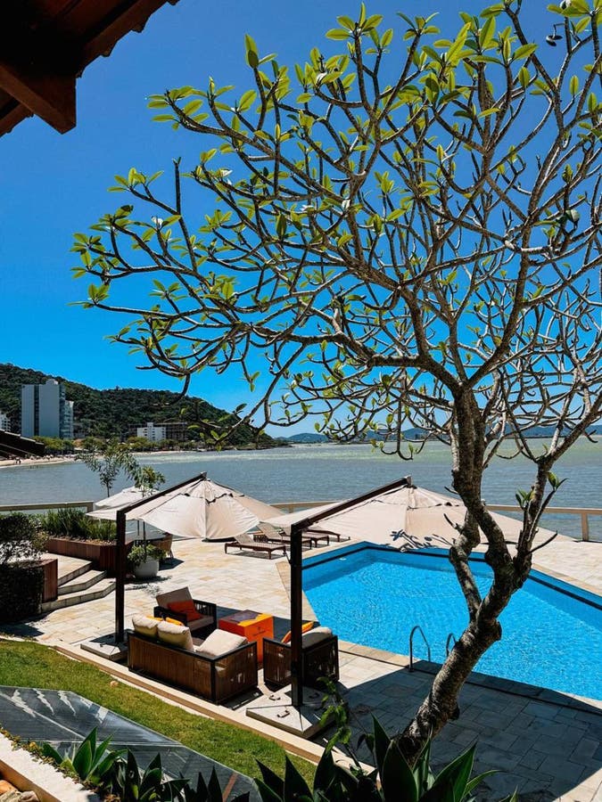 CASA ALTO PADRÃO PRAIA DE CABEÇUDAS - Casa em Cabeçudas, Itajaí - para locação - Brava Norte Imóveis