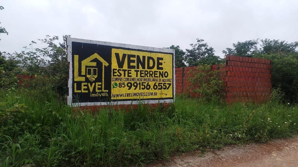 Terreno 12x30 no centro de Aquiraz - Lote/Terreno em Aquiraz - à venda - LEVEL IMOVEIS E SERVICOS LTDA