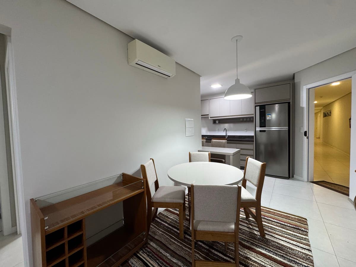 APARTAMENTO MOBILIADO NO CENTRO DA CIDADE - Apartamento - para locação - Imobiliária Realize Ltda