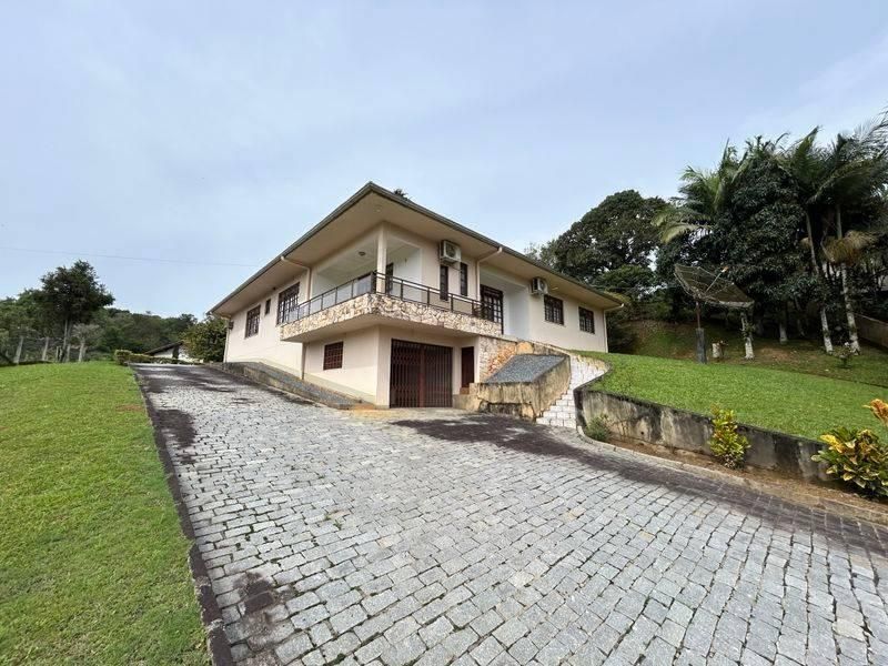 Casa com 5 quartos para Locação, Gasparinho - Gaspar - Casa em Gasparinho, Gaspar - para locação - Tomio Imoveis Ltda