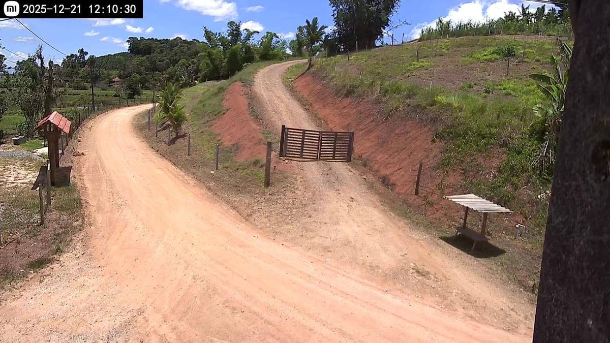 Venda de Chácara com ótima estrutura em São João do Itaperiú - Sítio em Santa Cruz, São João do Itaperiú - à venda - Manacá Negócios Imobiliários