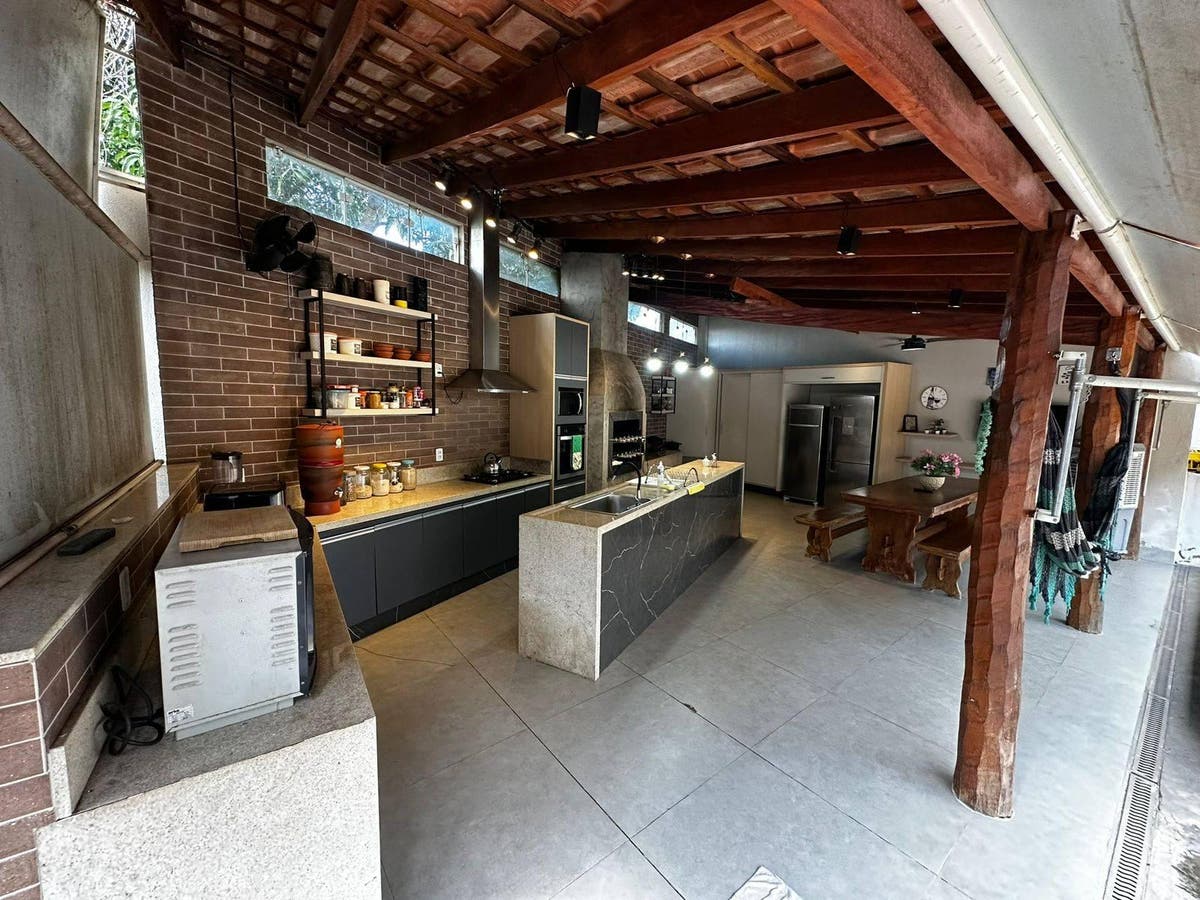 Vende-Se Casa Semi Mobiliada/ Mobiliada com Piscina - Casa em Poção, Cuiabá - à venda - Prime House Inteligência Imobiliária