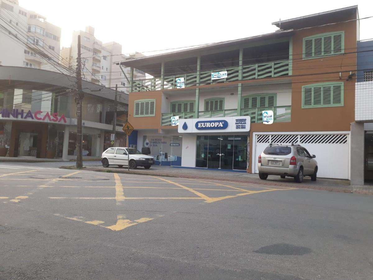 SOBRADO COM SALA COMERCIAL E APARTAMENTO, CENTRO - Residencial e Comercial em Centro, Jaraguá do Sul - à venda - Millar - Imóveis em Jaraguá
