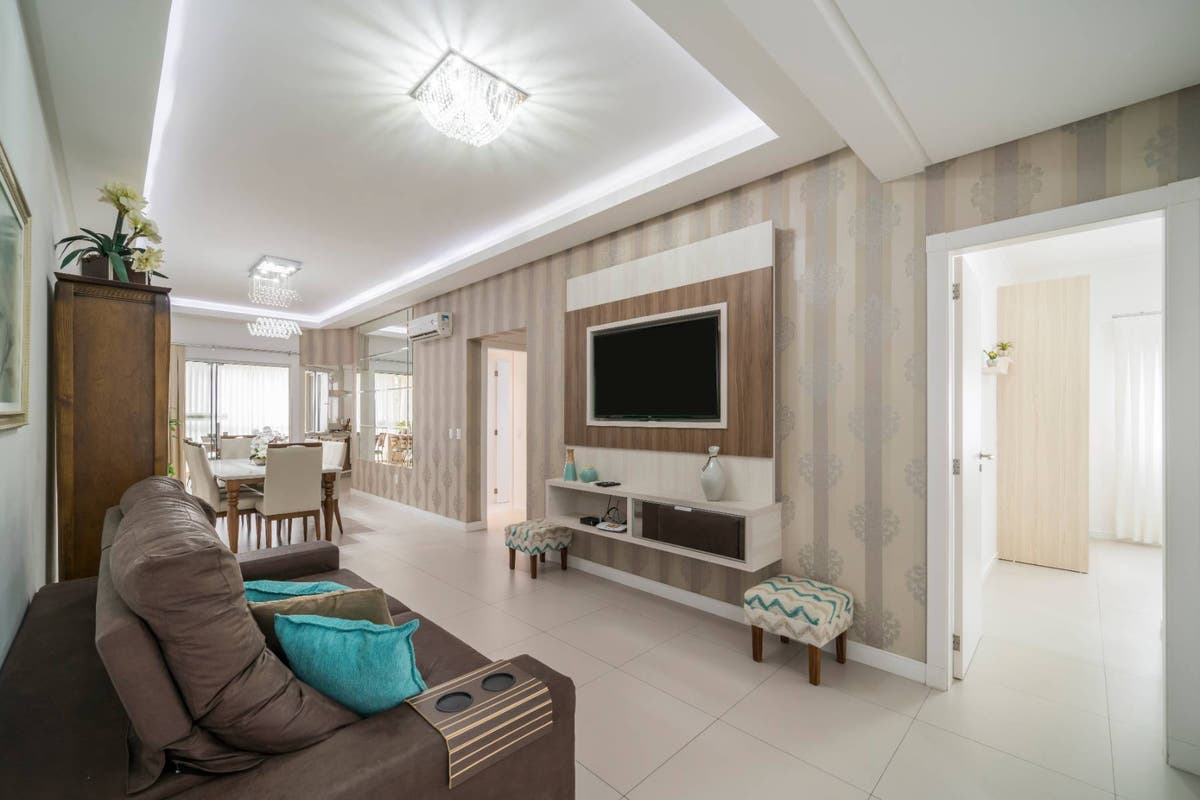 APARTAMENTO COM 3 SUÍTES E 3 VAGAS DE GARAGEM A 180M DO MAR DE BOMBINHAS-CENTRO - Apartamento em Centro, Bombinhas - à venda - Imobiliária KS