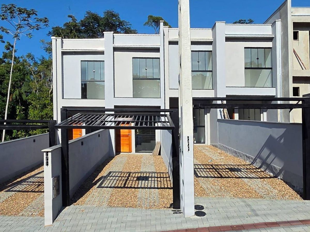 Sobrado com 2 Suítes e 2 Vagas no Badenfurt! - Sobrado em Badenfurt, Blumenau - à venda - CONCEITO IMOBILIARIA LTDA