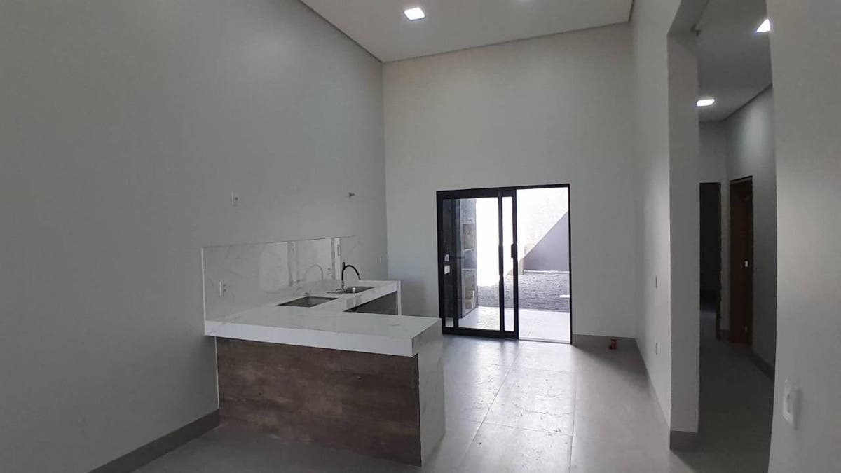 Casa com 3 quartos, 1 suíte