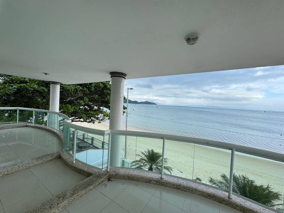 Casa de Alto Padrão com 5 Suítes Frente para o Mar - Casa em Canto Grande, Bombinhas - para locação - TAB Imóveis