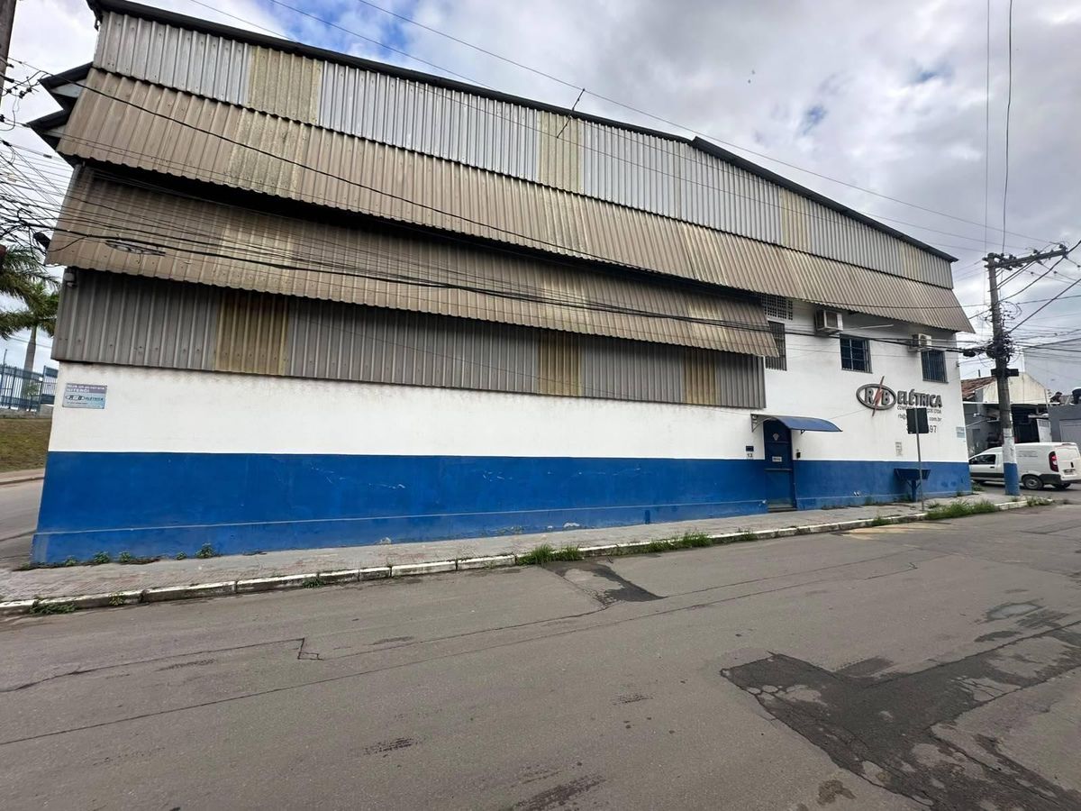 Fachada de prédio comercial de metal