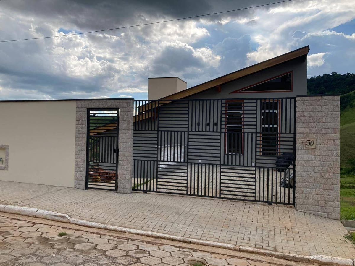 Casa à venda, em Itajubá/MG com 3 dormitórios 117 m² por R$ 499.000 - Loteamento Jardim Califórnia - Casa em Santa Rita de Cássia, Itajubá - à venda - Colibri Imóveis Ltda