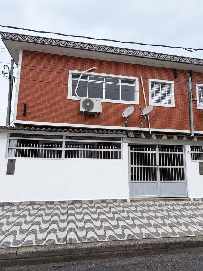 Casa à Venda em Praia Grande | Sobreposta Alta com 3 Dormitórios e Garagem - Casa Geminada em Mirim, Praia Grande - à venda - CONTEMPLAR IMÓVEIS LTDA