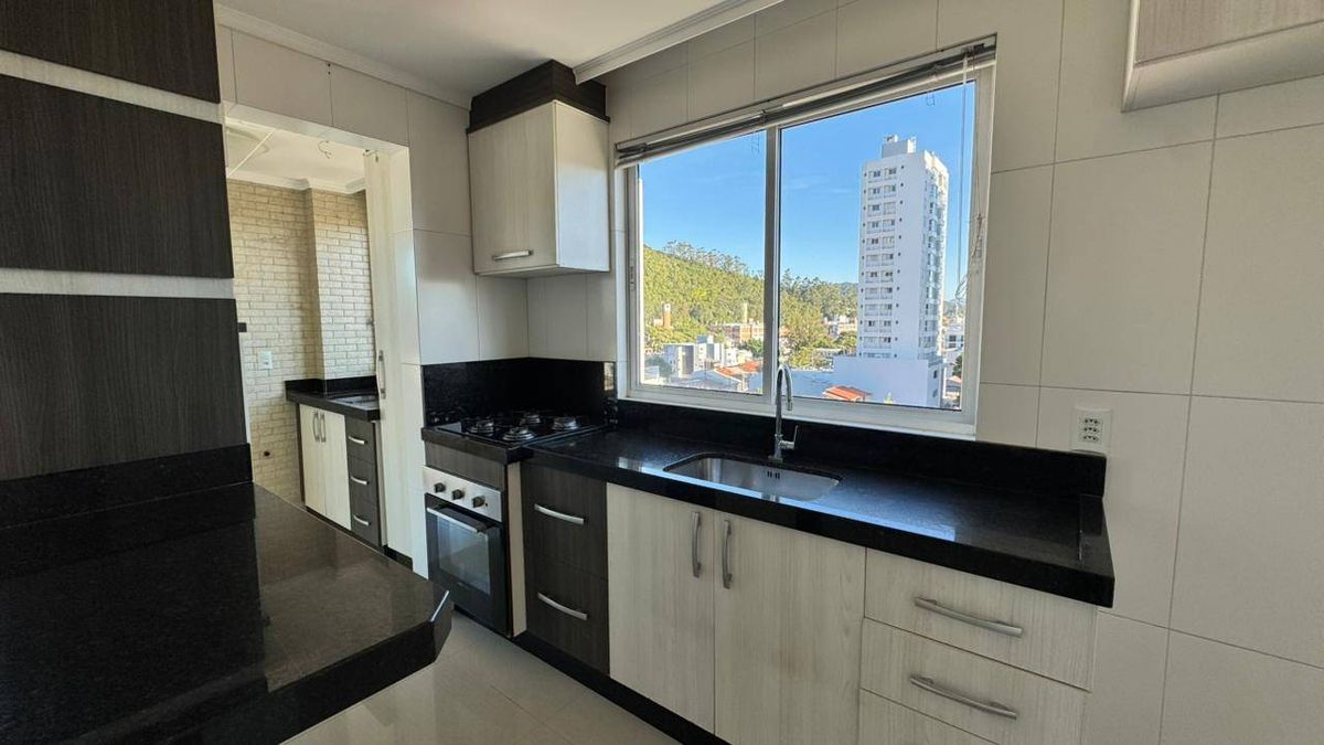 APARTAMENTO NO EDIFÍCIO PUERTO MADEIRO - CENTRO, ITAJAÍ - Apartamento em Centro, Itajaí - para locação - Brava Norte Imóveis