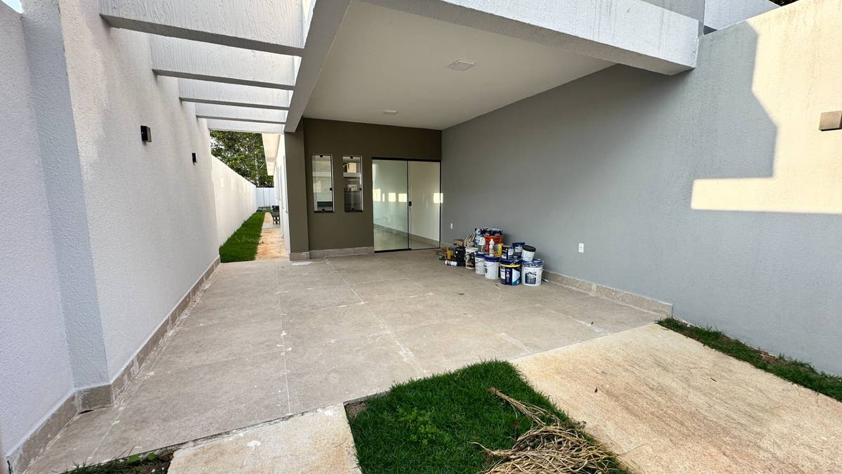 Linda Casa térrea de 3 Quartos no Bairro Tiradentes Betim - Casa em Tiradentes, Betim - à venda - Via M Empreendimentos Imobiliários Ltda