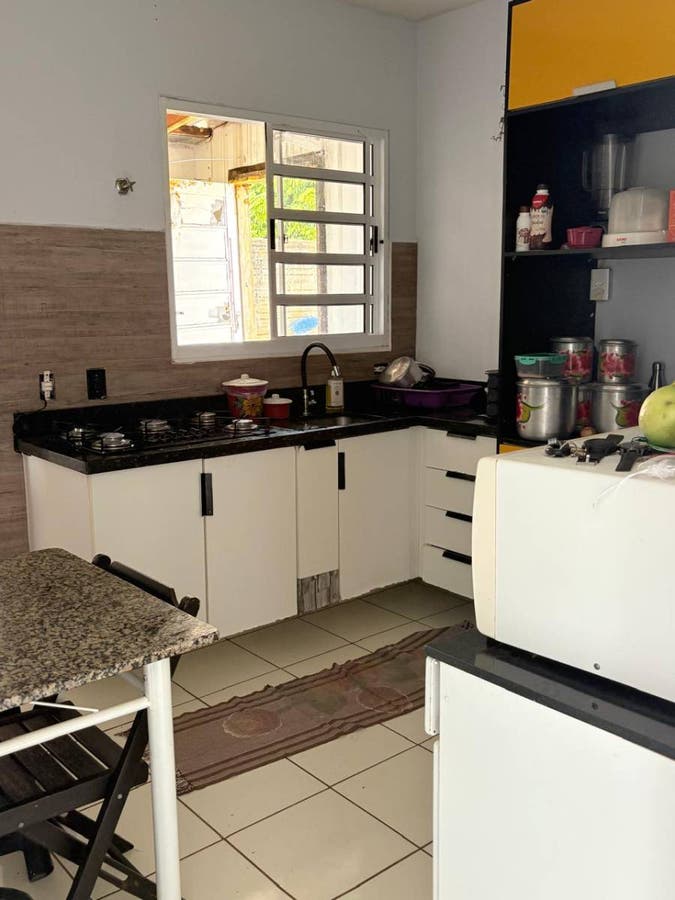 Casa à Venda com 2 Quartos, Entrada para Carro e Quintal Gramado em São Rogério I - Avaré - Casa em Residencial São Rogério, Avaré - à venda - CRYSTAL IMÓVEIS