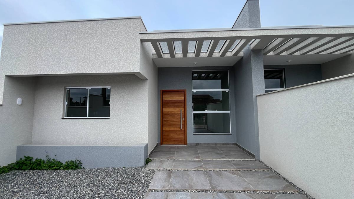 Casa com Piscina à Venda | 3 Quartos, Suíte e Espaço Gourmet em Itapoá SC - Casa em Barra do Sai, Itapoá - à venda - SBGLOBAL Imobiliária