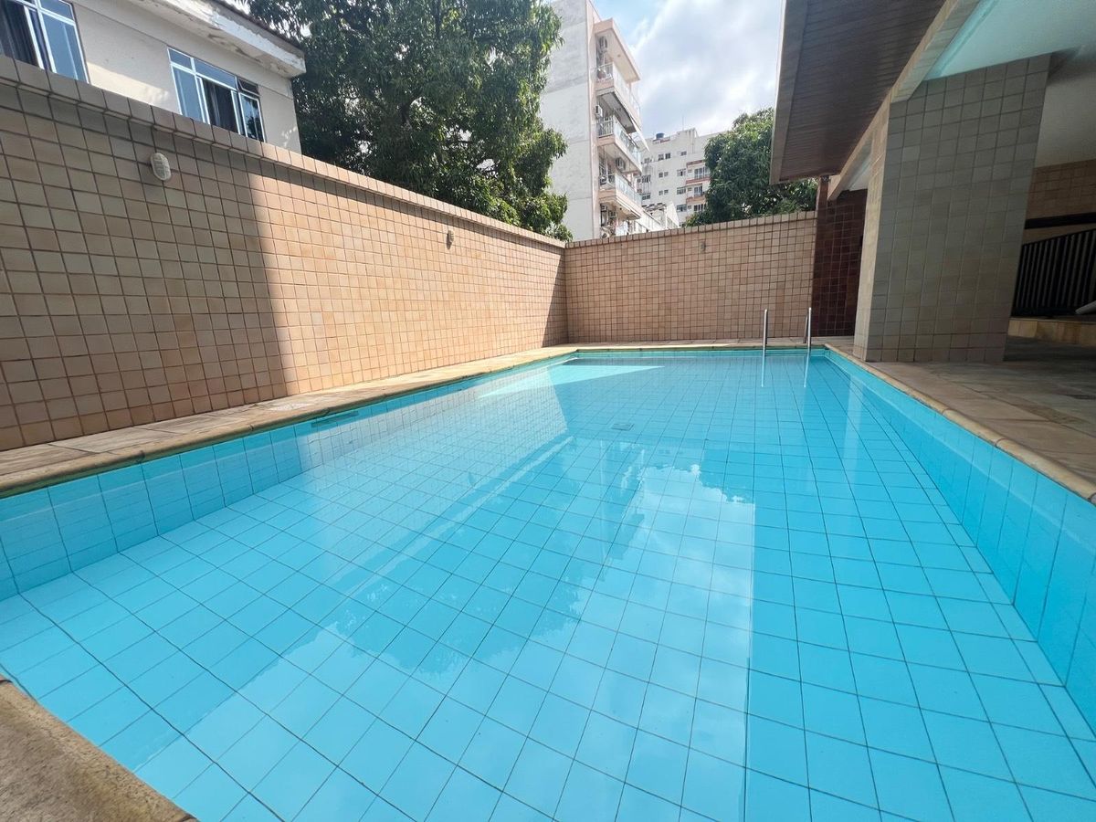 Apartamento a venda, varanda, salão, 3 quartos, suíte, banheiro social, ampla cozinha, lavabo, dependência completa, 2 vagas de garagem - Prédio com infraestrutura - Rua Oliveira da Silva, Tijuca. - Apartamento em Tijuca, Rio de Janeiro - à venda - MIGUEZ IMOBILIÁRIA
