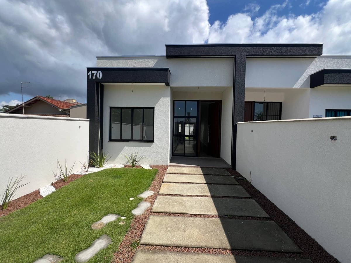 Casa Com 03 Quartos A 450 Metros do Mar - Casa em Barra do Sai, Itapoá - à venda - Imobiliaria Patricia Claudino