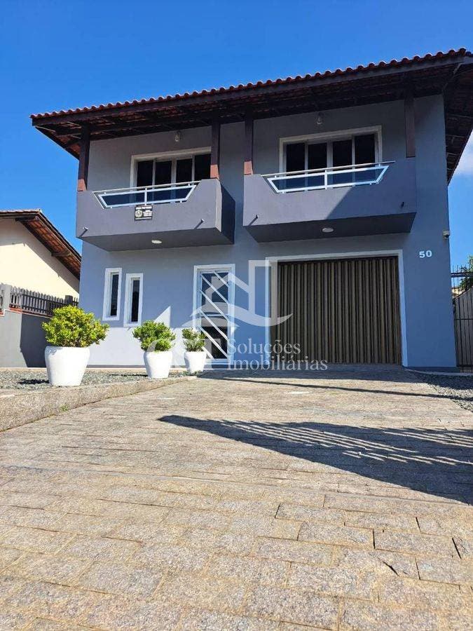 CASA COM 04 QUARTOS SENDO 01 SUÍTE NO CENTRO - Barra Velha/SC - Sobrado em Centro, Barra Velha - à venda - CST SOLUÇÕES IMOBILIARIA LTDA